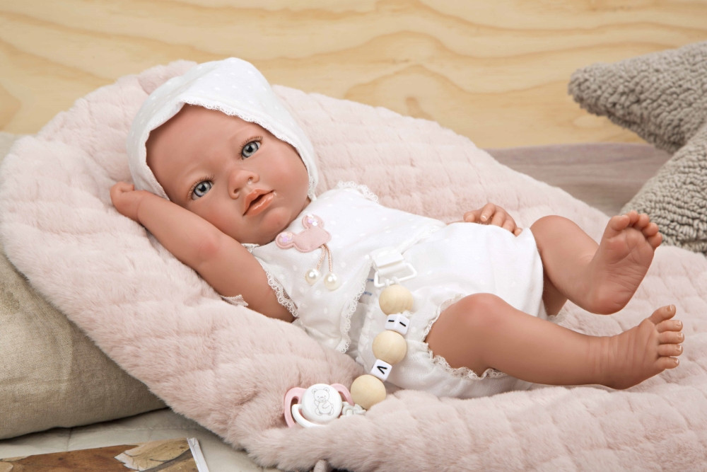 Reborn lėlytė baltais rūbeliais mergaitė 38 cm