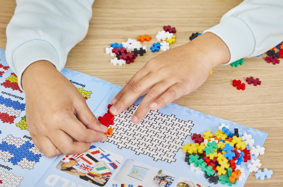 Plus Plus edukacinė dėžė Pasaulio Vėliavos 2400 det