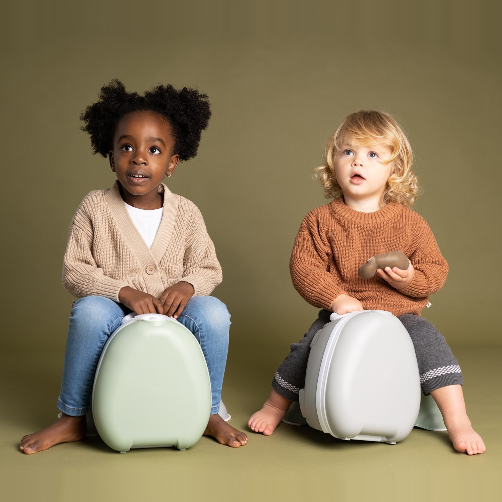 Mokomasis nešiojamas naktipuodis Šviesiai pilka