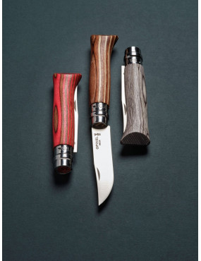 Peilis Opinel Nr.8 Laminated Red nerūdijančio plieno ašmenimis ir raudona beržo rankena