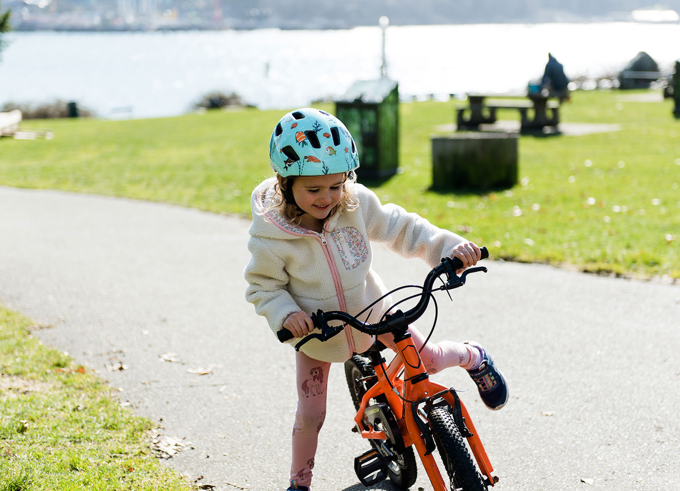 Lazer Pnut KinetiCore Sealife dviratininko šalmas