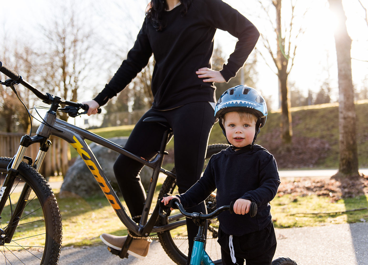 Lazer Pnut KinetiCore Shark dviratininko šalmas