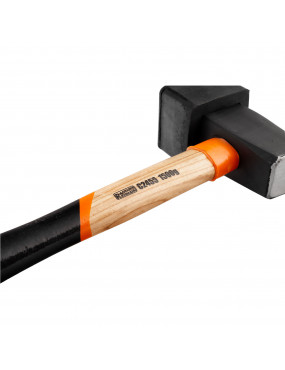 Kūjis medine rankena 1500 g